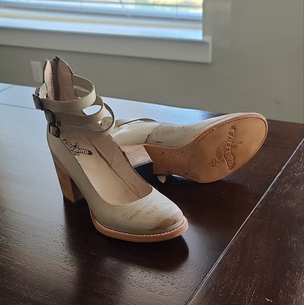 Freebird shoes Randi in off white size 8